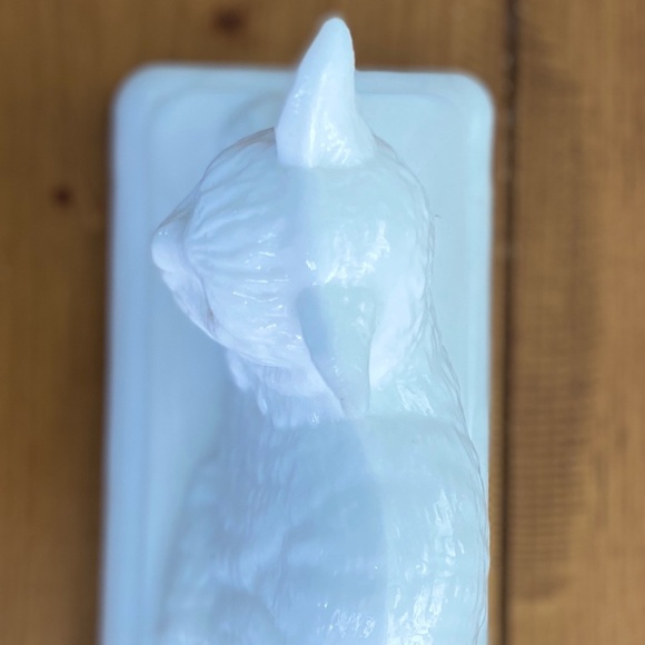 Westmorland White Milk (TOP ONLY) lGlass Cat w/ blue Glass Eyes Butter Dish Top - Picture 9 of 9